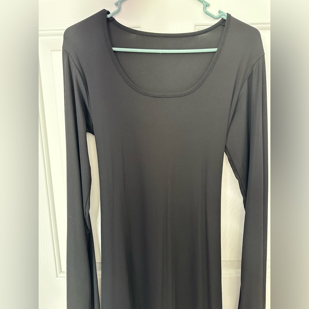 SHEIN Woman causal round neck body con long flare sleeves back tie black dress
